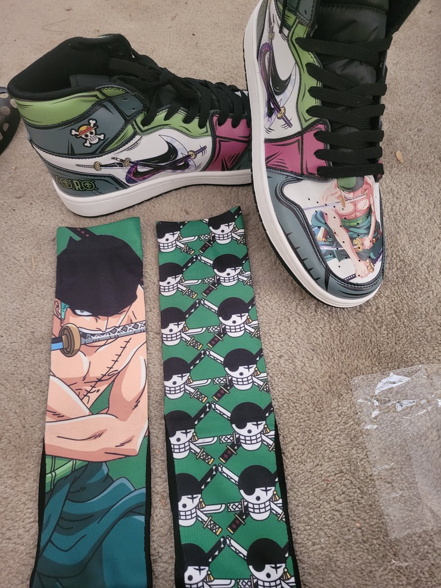 EpicSansOP's tweet photo. Got this in from @gearanime ❤️ Zoro https://t.co/DE0edd8WO2