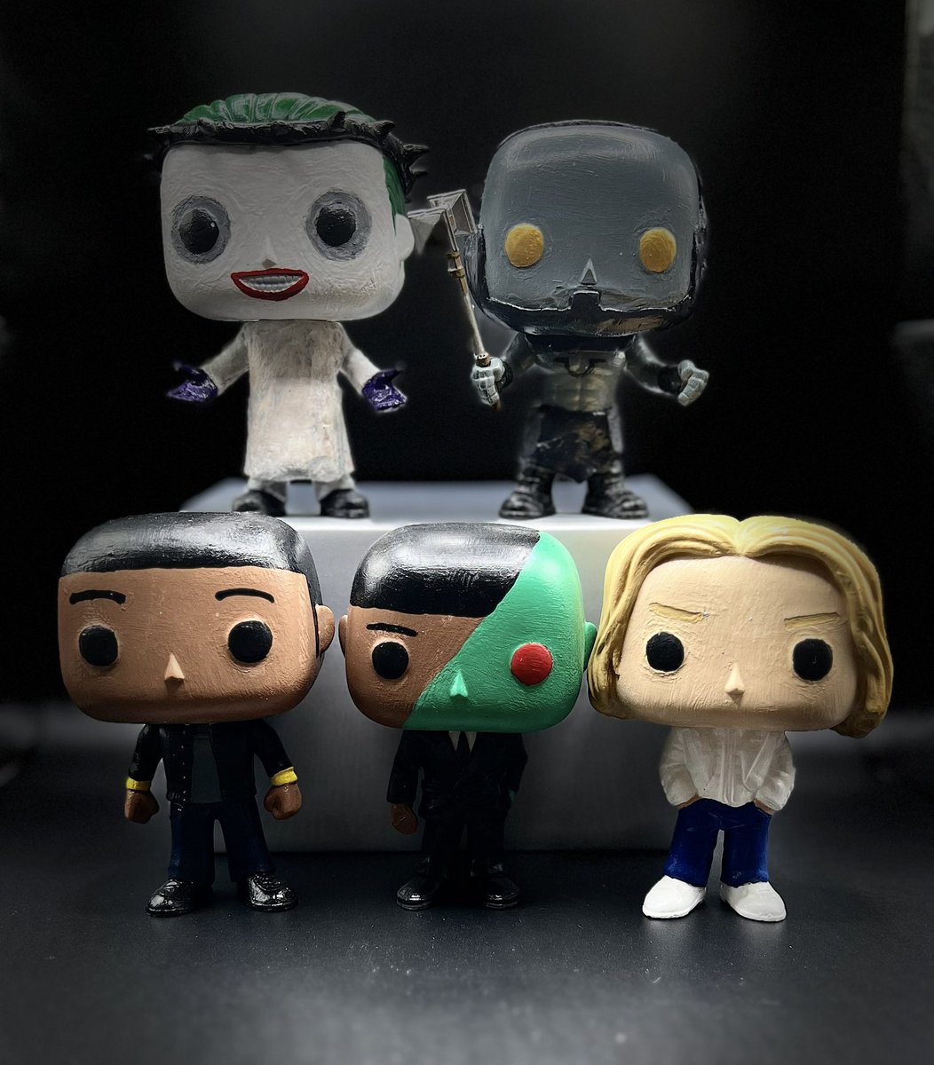 TheNerdQueens's tweet photo. Finally got around to playing with the Photo Box my dad got me for my Birthday so now I have a portable mini photo studio primarily for my #customfunkopops and took some nice pics of my Zack Snyder movie funkos I have made. -Cole
#DoctorFunkostein #funko #funkopop https://t.co/XeJhAD2sWk
