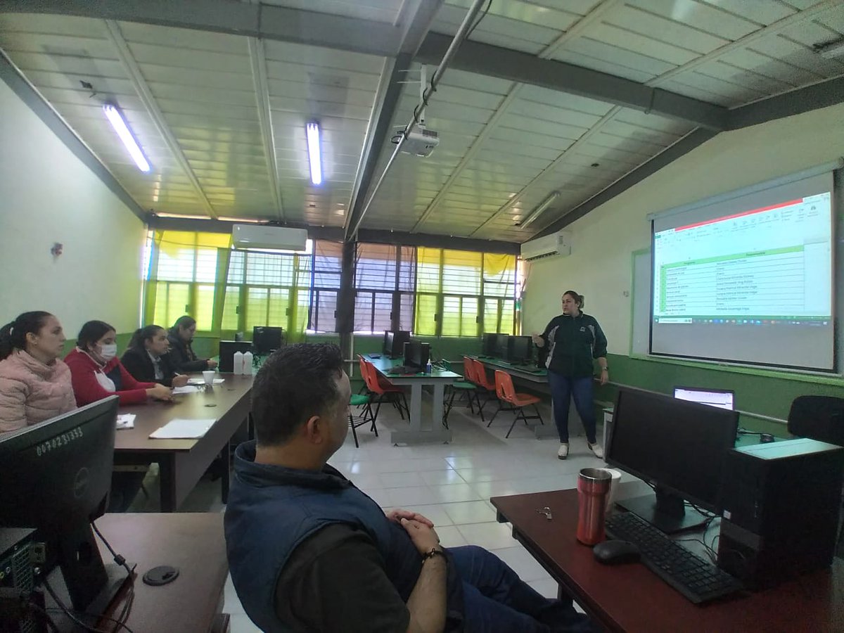 COBAES_07's tweet photo. #CobaesNoticias 🗞 | Encargados de los diferentes #ProgramasInstitucionales y de las diferentes áreas administrativas, presentaron los logros obtenidos en las metas proyectadas para el #Semestre2022B, con respecto a la #FormaciónEducativa... | @SanInzunza @LydiaMariaL https://t.co/PsvUIuK94M