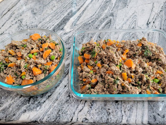 Today is chore day. Just made the doggies  🐕  food for next week. https://t.co/T1sGbGyLrY