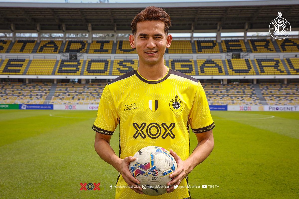 edymohdnoor's tweet photo. Perak FC sign hadi fayyadh, aku hanya mampu bagi gambar dengan kuasa editing #lightroom #xoxmalaysia #onexox #perakfc https://t.co/nEeUm2YL3F