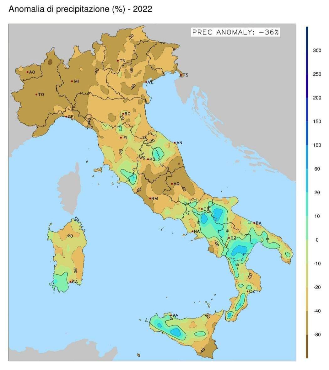 Nel 2022 in Italia è piovuto il 36% in meno rispetto alla normale media annua. In molte zone si supera il 60% con punte del 80% nel Nord-Ovest. La mancanza di pioggia ma anche di neve, specie nelle zone montane, rischia di avere gravi ripercussioni durante la prossima estate.