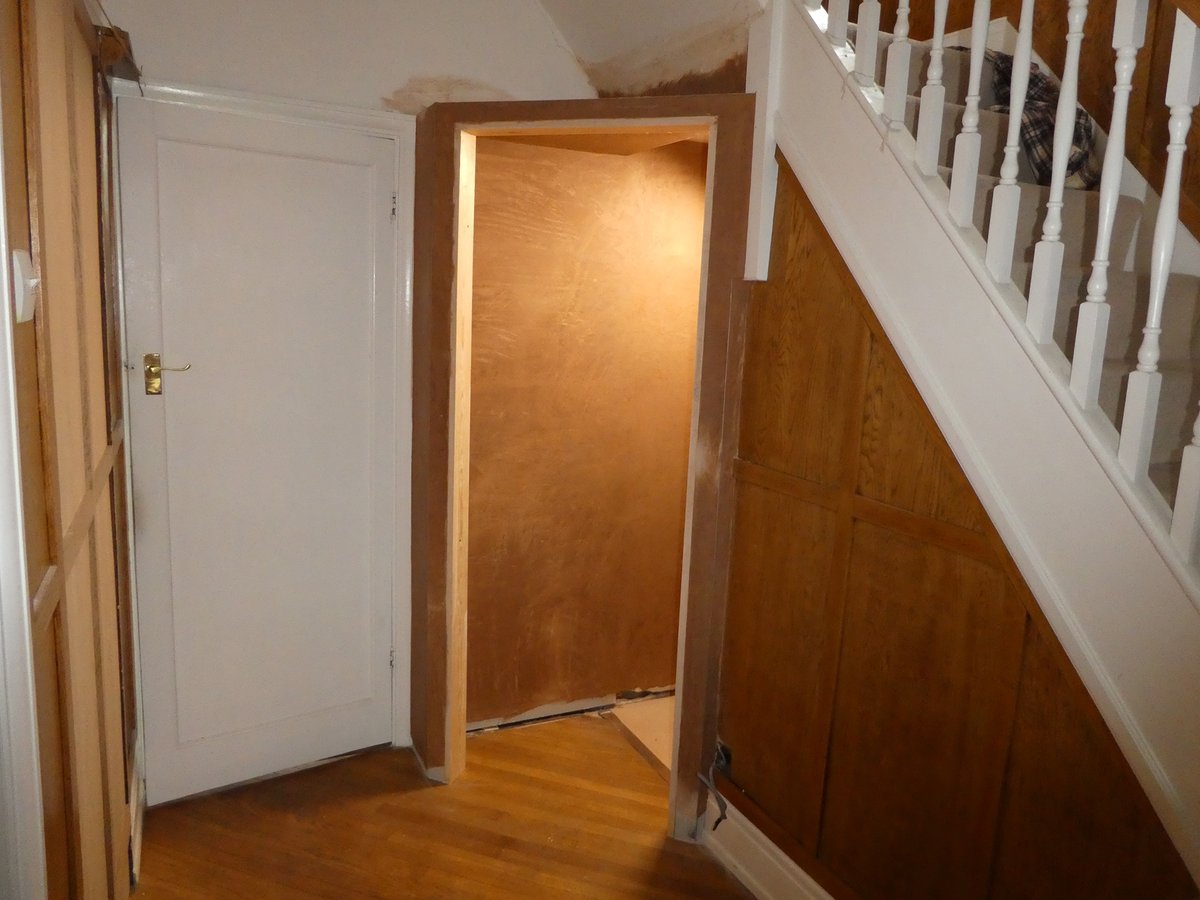 Design_York's tweet photo. Downstairs loo WIP. I can't teach without a loo. As I've got to replace the broken bathroom, it was far too stressful to get trades lined up in between my workshop bookings. When the boiler was taken out, I decided to put a loo in.
#30shouse #downstairsloo #houserenovation https://t.co/4MNZyjz3ha