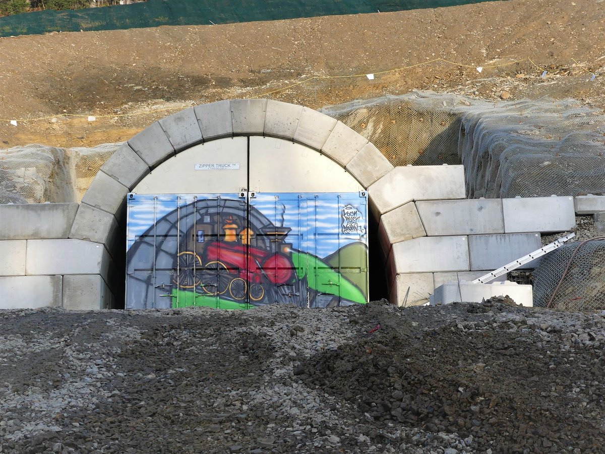 LockBlockLtd's tweet photo. Throwback to our Barkerville Project in 2022!

#lockblock #construction #projects #barkerville #throwback #archway https://t.co/YI4lrulPST