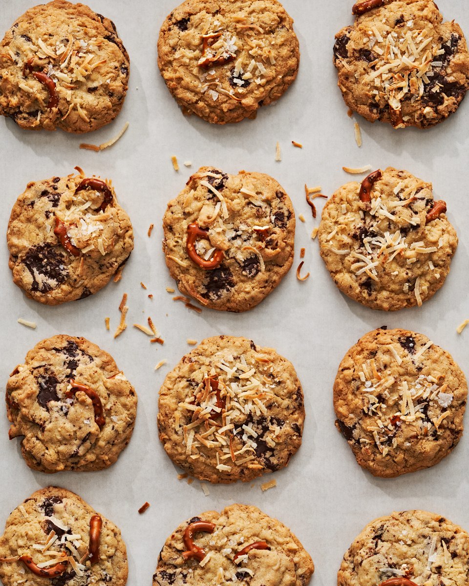 thekitchn's tweet photo. 25 recipes to bake over the long weekend: https://t.co/ucotxpv6ZQ https://t.co/UMiByZDkga