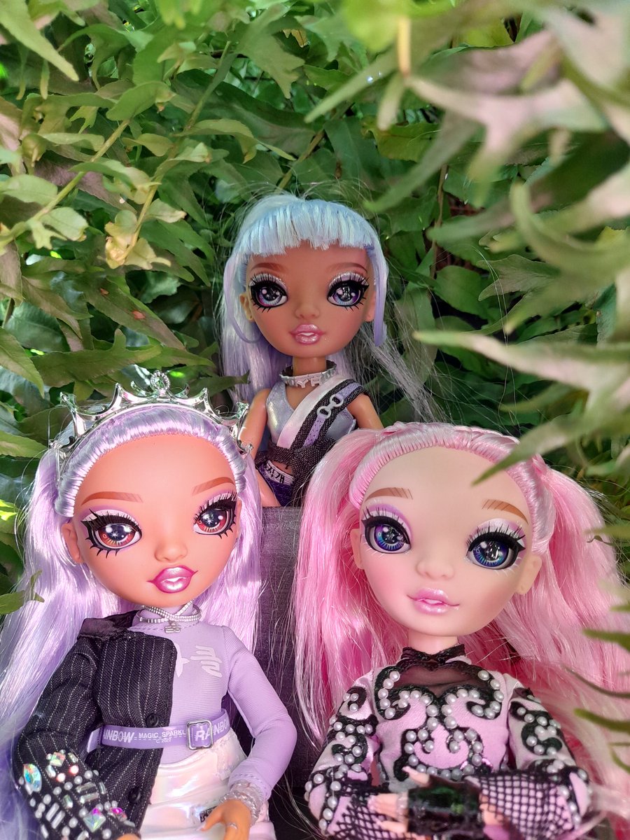 Sergioo506's tweet photo. #RoyalThree

#TiaraSong #TessaPark #MinnieChoi #RainbowHigh #CollectTheRainbow #RainbowVision #SeoulSelect #LetYourTrueColorsShine #RainbowHighSeries1 #SeoulSelectSeries1 https://t.co/Y1NkUPdjDP