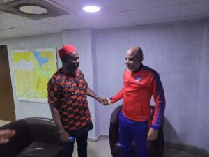 ikebuya's tweet photo. The day Charles Soludo decides he wants to run for the Presidency of Nigeria, the same people that are hailing him today for rubbishing Peter Obi will show him these pictures and call him IPOB. He will look for his Nzogbu Nzogbu brethren to defend him. We will show him our backs https://t.co/805OtxYWNt