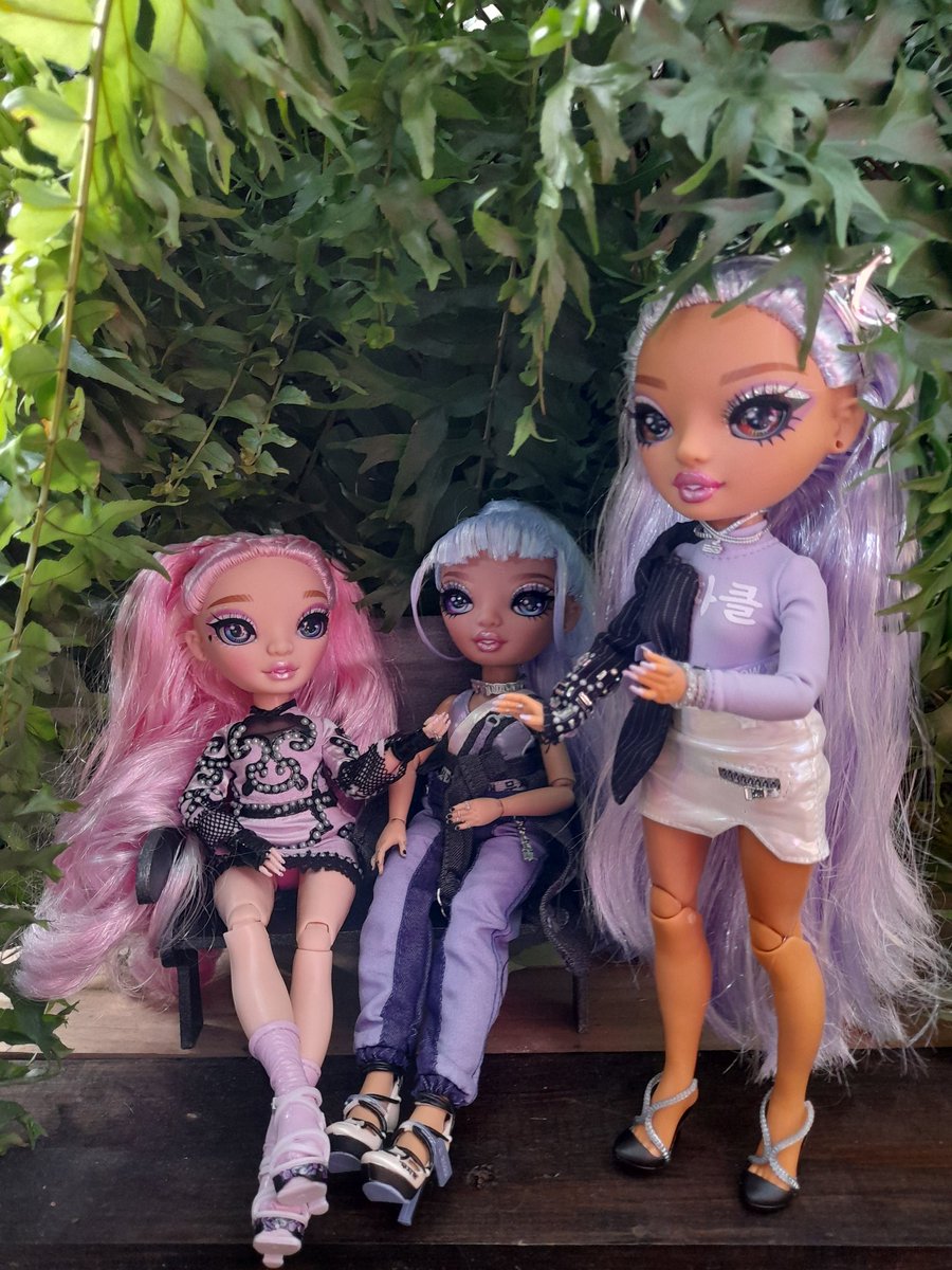 Sergioo506's tweet photo. #RoyalThree

#TiaraSong #TessaPark #MinnieChoi #RainbowHigh #CollectTheRainbow #RainbowVision #SeoulSelect #LetYourTrueColorsShine #RainbowHighSeries1 #SeoulSelectSeries1 https://t.co/Y1NkUPdjDP
