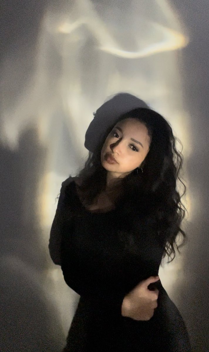 gianarai's tweet photo. 90% of life is confidence 🖤 https://t.co/Ct7wj9SN1y
