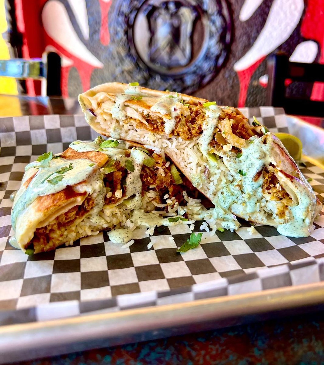 SouthGrandSTL's tweet photo. @TerrorTacos  and Bombay Food Junkies present: 𝑲𝒉𝒐𝒐𝒏𝒊 𝑲𝒉𝒆𝒆𝒎𝒂 𝑪𝒓𝒖𝒏𝒄𝒉𝒚-𝒘𝒓𝒂𝒑𝒔!

Kheema is stuffed into an oversized grilled tortilla with cilantro-lime rice and is topped with delicious cilantro-mint aioli 😱

It’s SO good and only available THIS week!! https://t.co/jQltAeqKlA