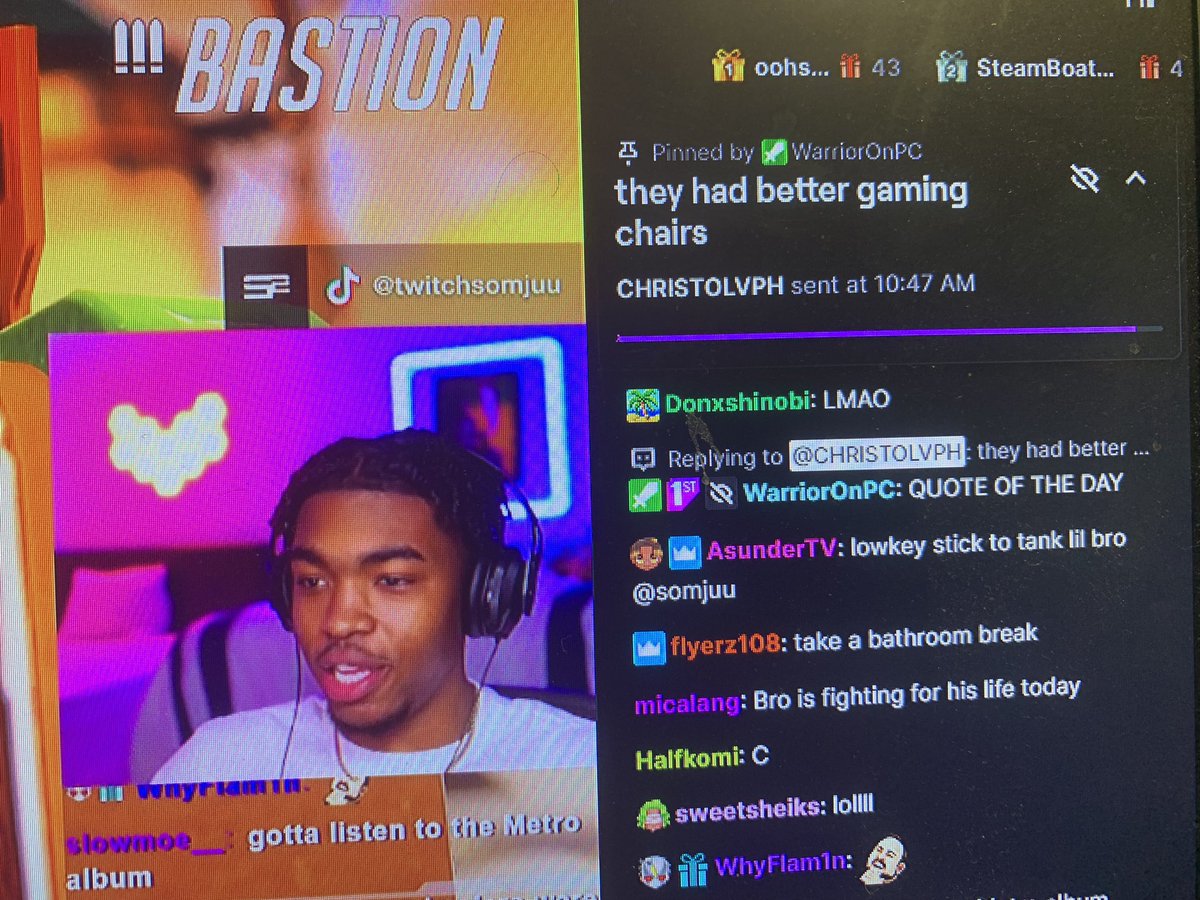 Christolvph's tweet photo. @ItsSomjuu I guess they thought my message was funny enough to pin 😂 https://t.co/EfterMMtFV