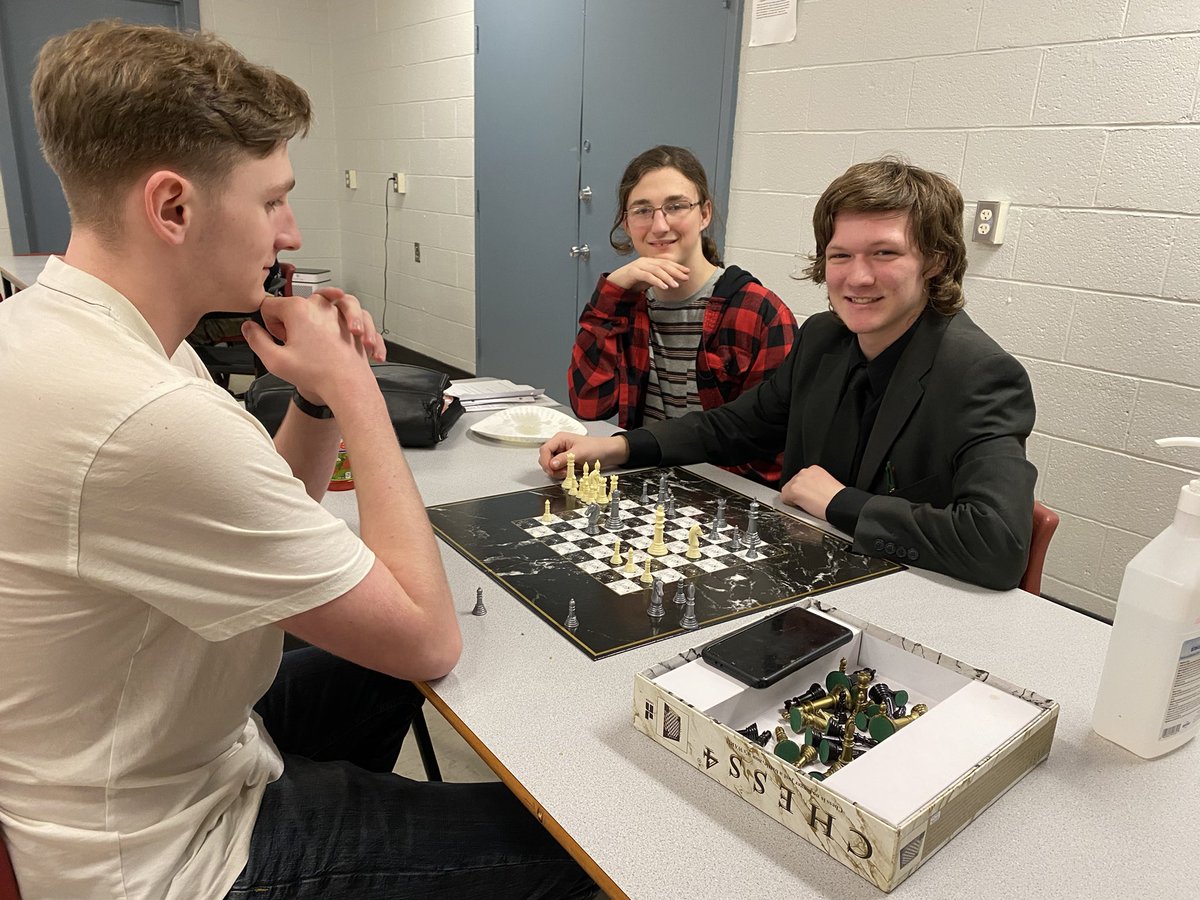 Hmmmm… plotting the next move!  Some fun and games on a wet, wet day!! ⚓️💛💙