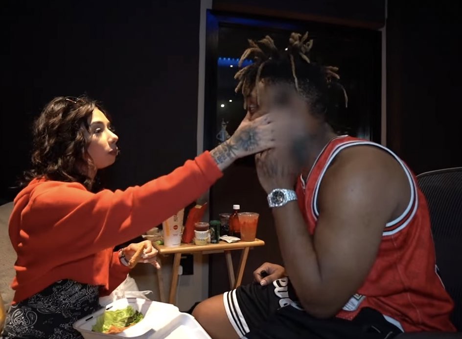 onmyskinn's tweet photo. Juice really put a whole gun to his head &amp; his gf &amp; friends ain’t think shit was wrong!? https://t.co/EWENffEpp7