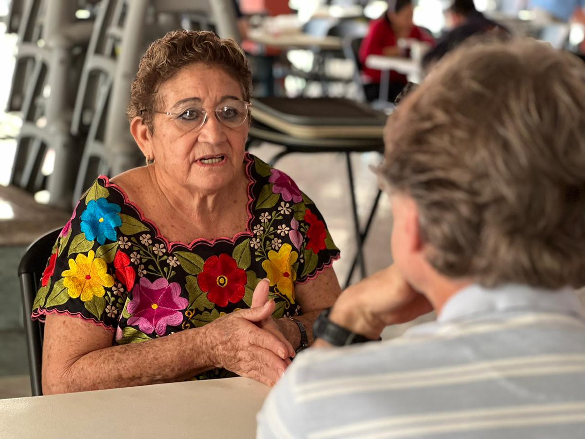 edelamadrid's tweet photo. Cuenta la leyenda que los huevos motuleños nacieron en 1922 en una visita que realizaron autoridades del gobierno a Yucatán, entre los que se encontraba José Vasconcelos. En mi gira por el estado, probé los famosos huevos motuleños que prepara Doña Evelia ¡Una delicia! https://t.co/7tFmW89bXy