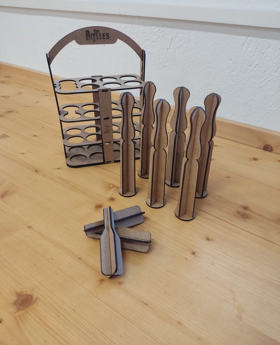 THE BITLLES si t'agraden els jocs tradicionals i els vols fer indoor, aquest és el teu regal!! Un joc de bitlles escala 1:3 en diferents tipus de fusta, per animar i jugar amb amics o en família, amb el seu maletí transport personalitzable!  #bitllescatalanes #jocsdefusta