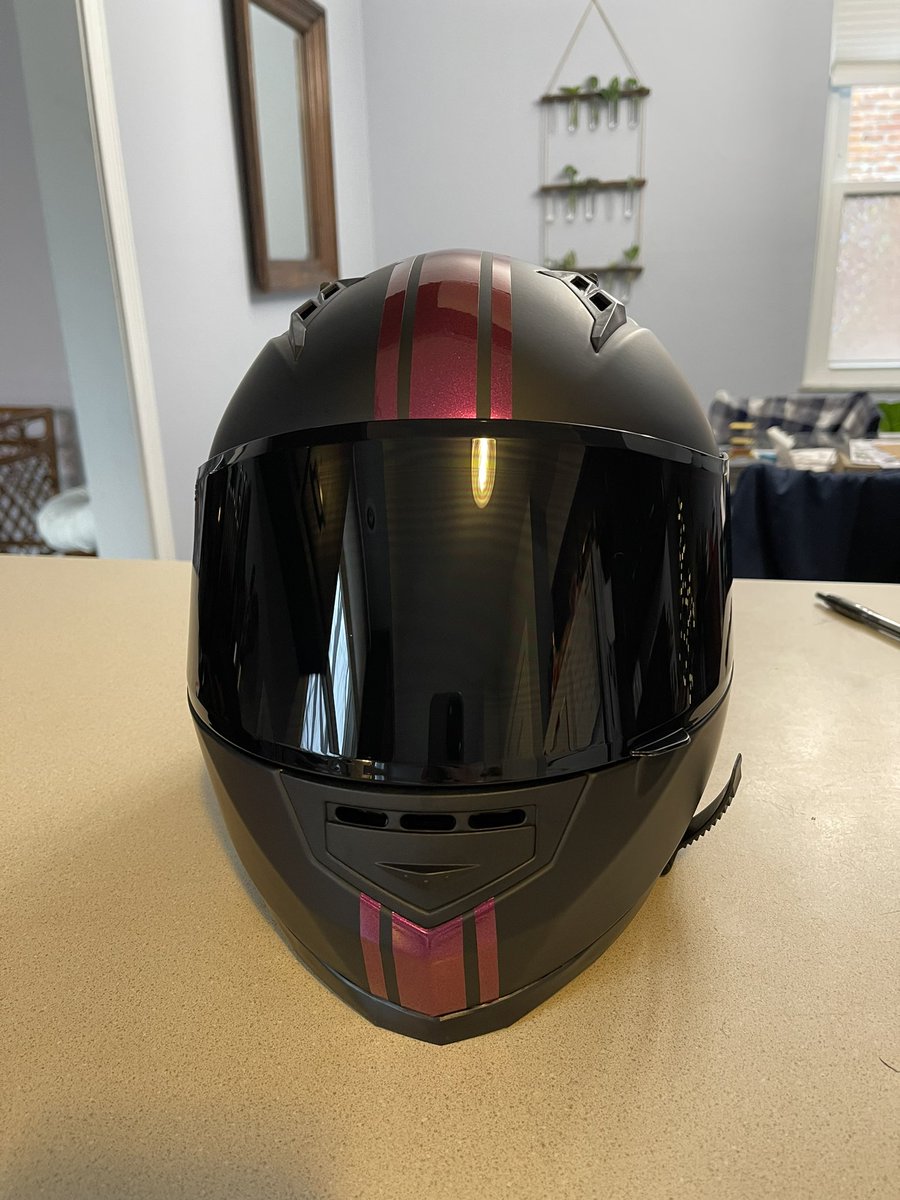 RhyOrz's tweet photo. i put some vinyl stripes on my helmet what up

i hand cut these pieces so i hope you all appreciate https://t.co/ap5JfaBFo3