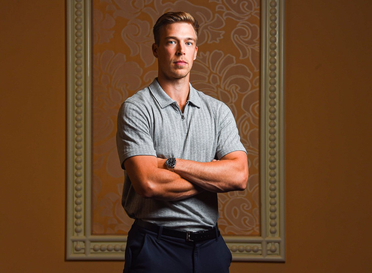 what you doin if we send you this pic with "u up?"

#NHLAllStarVote Darcy Kuemper