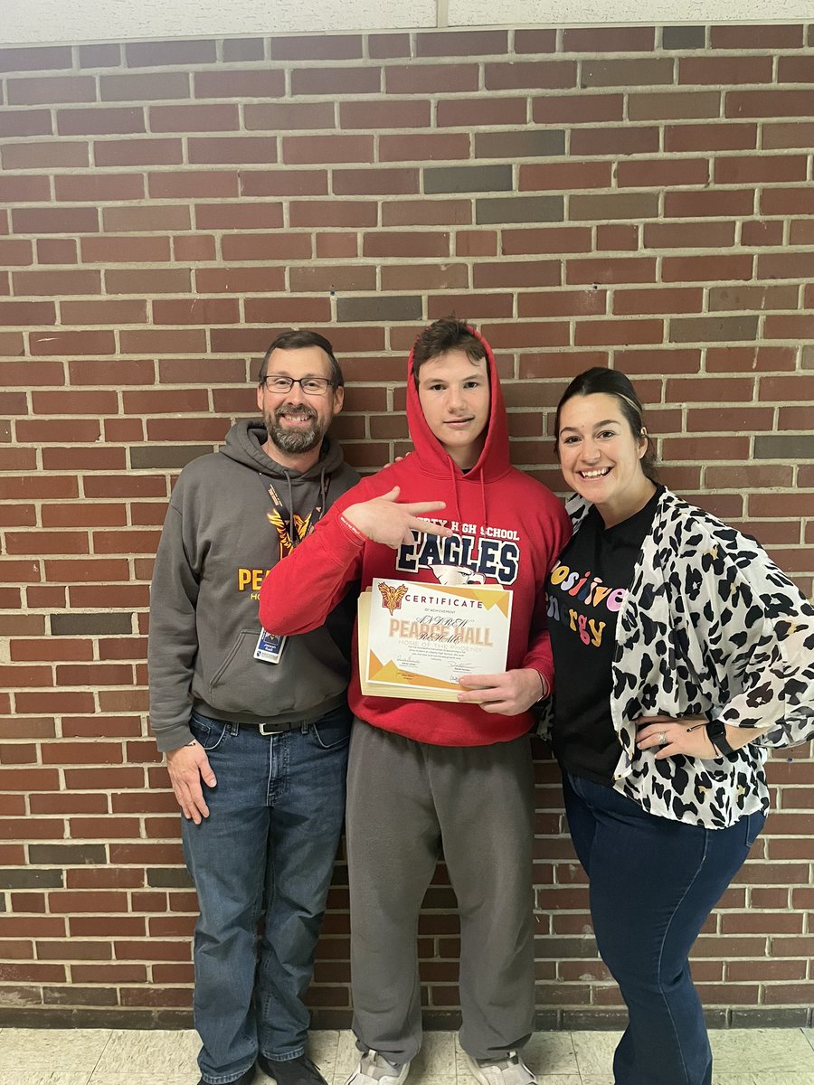 PearceHall's tweet photo. We had many reasons to celebrate on the last day of the semester. One was this student who successfully worked through the Anabranch program and will be going to @WSDLibertyHS full time on Wednesday. He set a goal, worked toward that goal and we couldn’t be prouder. #ClapForHim https://t.co/8WXaeGqdjC