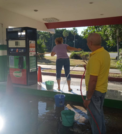 mtzcimex1's tweet photo. #SucursalCIMEXMatanzas por una mejor IMAGEN!!
👏👏Los trabajadores del #Servicentro #La Dársena en jornada de higienización y organización de la áreas de venta porque #SomosCimex #AlServicioDelPueblo🇨🇺
#Aniversario45Cimex #JuntarYVencer #TodosJuntosEste2023 https://t.co/OzxIUtGUKd