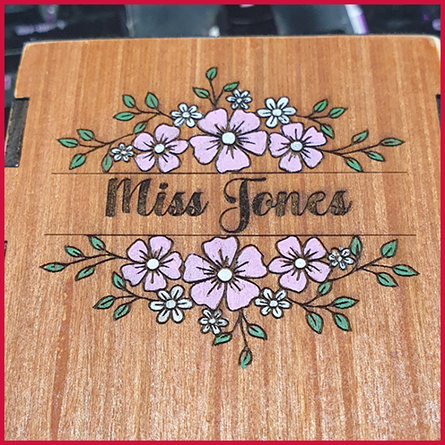 KenMidgleyCraft's tweet photo. More commissions, a clock some Fountain pens, and also a pen holder for a teacher - created from Ply, laser engraved and then hand painted to finish.
For orders please contact me or visit my website - https://t.co/7bbeLSVEXE https://t.co/LD0L20dd1x