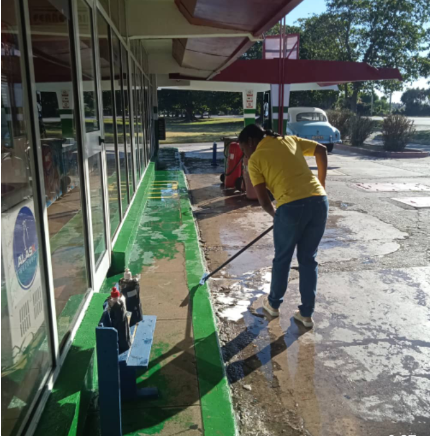 mtzcimex1's tweet photo. #SucursalCIMEXMatanzas por una mejor IMAGEN!!
👏👏Los trabajadores del #Servicentro #La Dársena en jornada de higienización y organización de la áreas de venta porque #SomosCimex #AlServicioDelPueblo🇨🇺
#Aniversario45Cimex #JuntarYVencer #TodosJuntosEste2023 https://t.co/OzxIUtGUKd