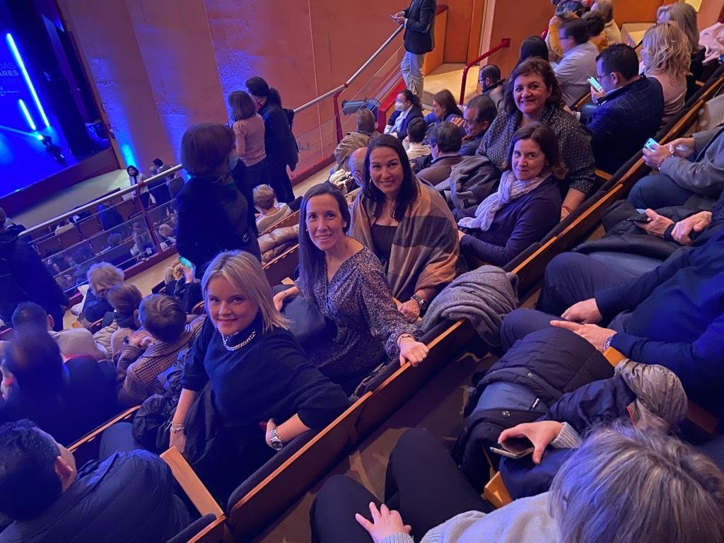 PPalgete's tweet photo. 🔵Hoy hemos estado en las jornadas populares ‘La persona en el centro’, que ha celebrado el @ppmadrid en Las Rozas. 👍🏻
#JornadasPPMadrid
#Algete #PPAlgete #megustaAlgete #unAlgetemejor #ganas #ganasdeAlgete #preparados https://t.co/kf2cMZjkJq