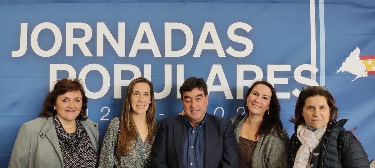 PPalgete's tweet photo. 🔵Hoy hemos estado en las jornadas populares ‘La persona en el centro’, que ha celebrado el @ppmadrid en Las Rozas. 👍🏻
#JornadasPPMadrid
#Algete #PPAlgete #megustaAlgete #unAlgetemejor #ganas #ganasdeAlgete #preparados https://t.co/kf2cMZjkJq