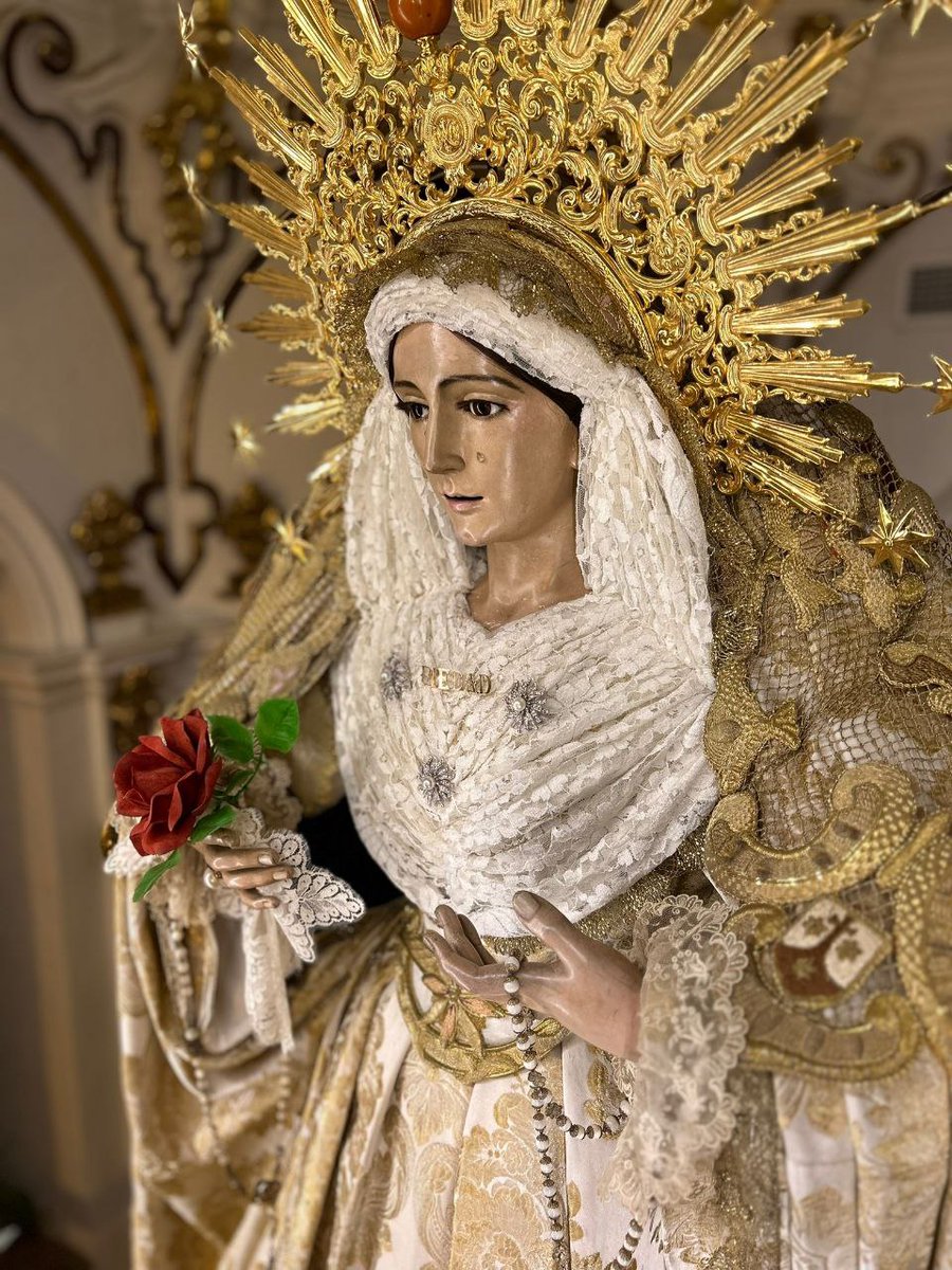 🟣🟡 [TIEMPO ORDINARIO] ⚜️ Así se encuentran ataviados nuestros Sagrados Titulares, Jesús Nazareno "El Rico" y María Santísima de la Piedad, para el tiempo ordinario, mientras, desde nuestra Archicofradía ya trabajamos cara a la próxima Cuaresma y Jueves Santo veleño