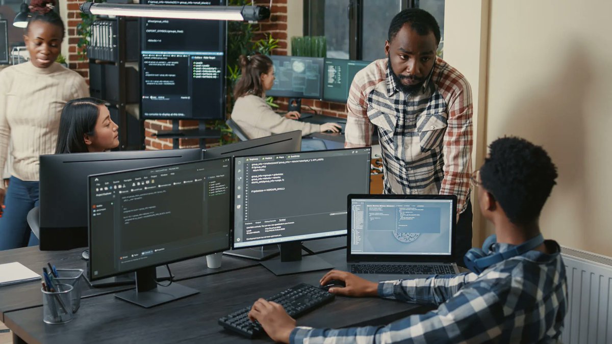 DigitalITNews1's tweet photo. Enterprise Linux users now have access to @SylabsIO SingularityCE container technology to package complex applications and libraries. @DigitalITNews1 #SingularityCE #HPC #ContainerServices #Singularity https://t.co/nWr2H4liS9 https://t.co/XRnqDQV5MI