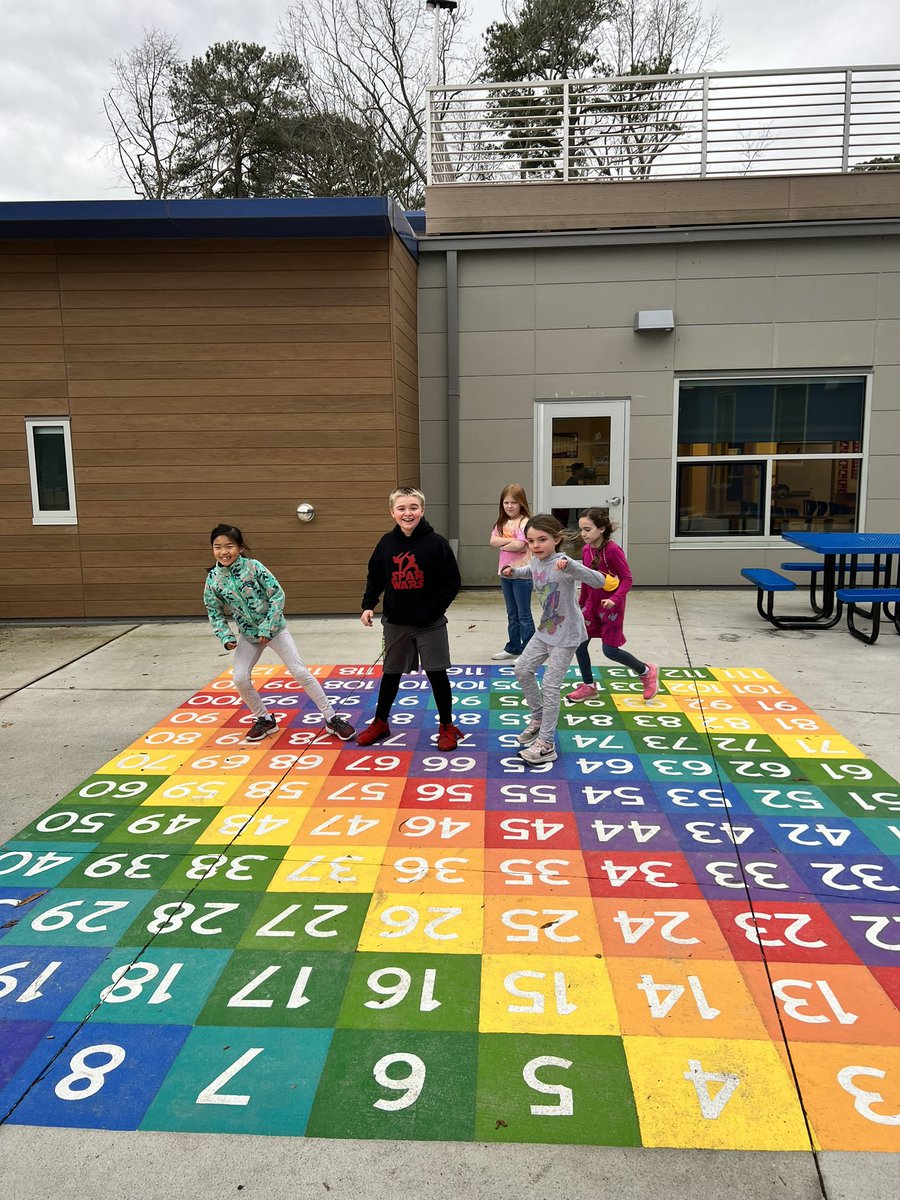 Stephanie Seretis Long tweet media