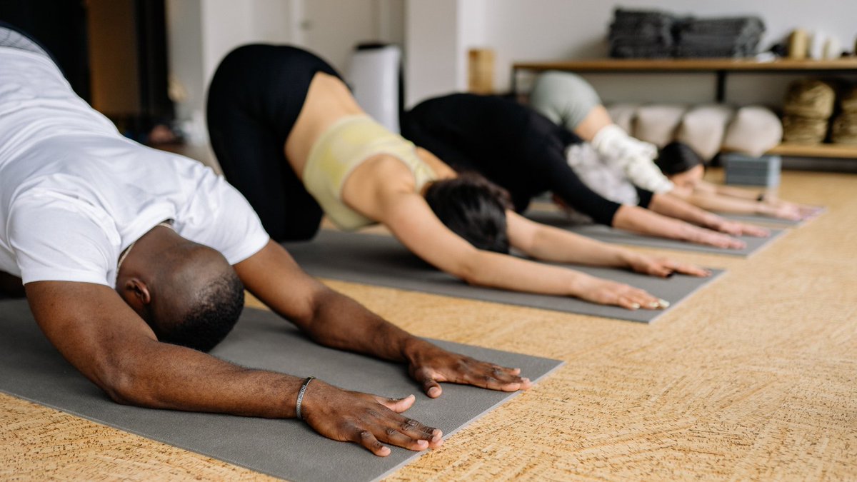 uhnfoundation's tweet image. It’s not too late to start your #NewYear with some useful everyday #exercises.

Get #active safely, try out these joint-friendly and low impact exercises! ➜ bit.ly/3H2ACpb 💪 

#Goals #Wellness #Resolutions #Tips @SchroederInst @AltumHealth