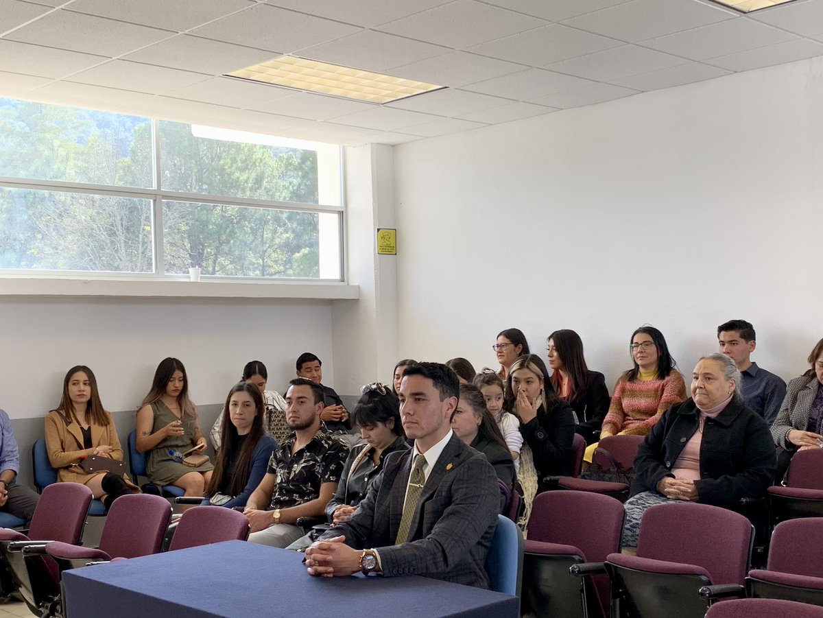 FDCSUMICH's tweet photo. El día de hoy en la unidad profesional de #CdHidalgo se titularon Andrea García Correa, Grecia Leticia Juárez Vaca, Itzel Alejandra Varela Durán y Eduardo Bongiovanni Arreola Cano. El camino apenas comienza, ¡mucho éxito y enhorabuena! 🎓🦉

#DerechoDeTodos #FDCS #SomosNicolaitas https://t.co/dZrD62lOO9
