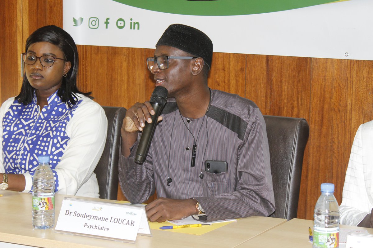 Ce matin 13 janvier 2023, <a href="/Legs_Africa/">Legs-Africa</a> a co-organisé avec le réseau <a href="/REVOCAP/">REVOCAP-Sénégal</a> un "𝗮𝘁𝗲𝗹𝗶𝗲𝗿 𝗱’𝗮𝗽𝗽𝗿𝗲𝗻𝘁𝗶𝘀𝘀𝗮𝗴𝗲 𝘀𝘂𝗿 𝗹𝗲𝘀 𝘀𝘁𝗿𝗮𝘁𝗲́𝗴𝗶𝗲𝘀 𝗱𝗲 𝗿𝗲́𝘀𝗶𝗹𝗶𝗲𝗻𝗰𝗲 𝗮̀ 𝗹𝗮 𝗽𝗮𝗻𝗱𝗲́𝗺𝗶𝗲 𝗱𝘂 𝗖𝗼𝘃𝗶𝗱-𝟭𝟵" à l’hôtel Good Rade.

Thread ⬇️