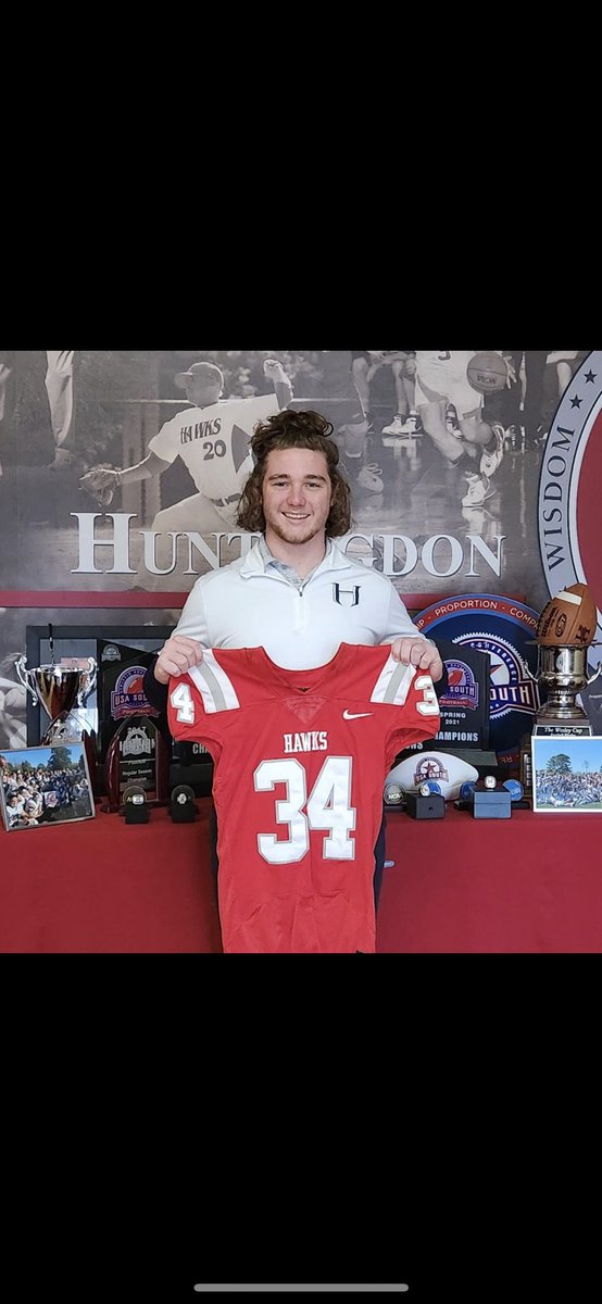 After a great talk with <a href="/coachHicks_DC/">Steven Hicks</a> I am blessed to receive an offer from Huntingdon College. Hawk em’!!! 🔴⚪️ <a href="/HawksFootball/">Huntingdon Football</a> <a href="/HeadlandFootba1/">Headland Rams Football</a>