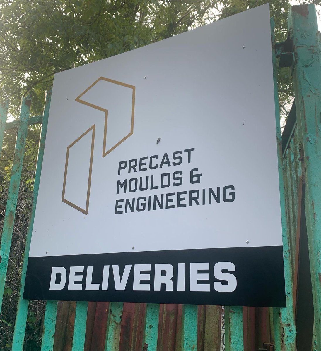 Guide your visitors in the right direction ➡️➡️➡️

Wayfinding signage we produced and installed for our neighbours Precast Moulds &amp; Engineering at Lambeg Mills! 

#wayfindingsignage #signage #signagemaker #signagesolutions #design #printing #belfastprinters