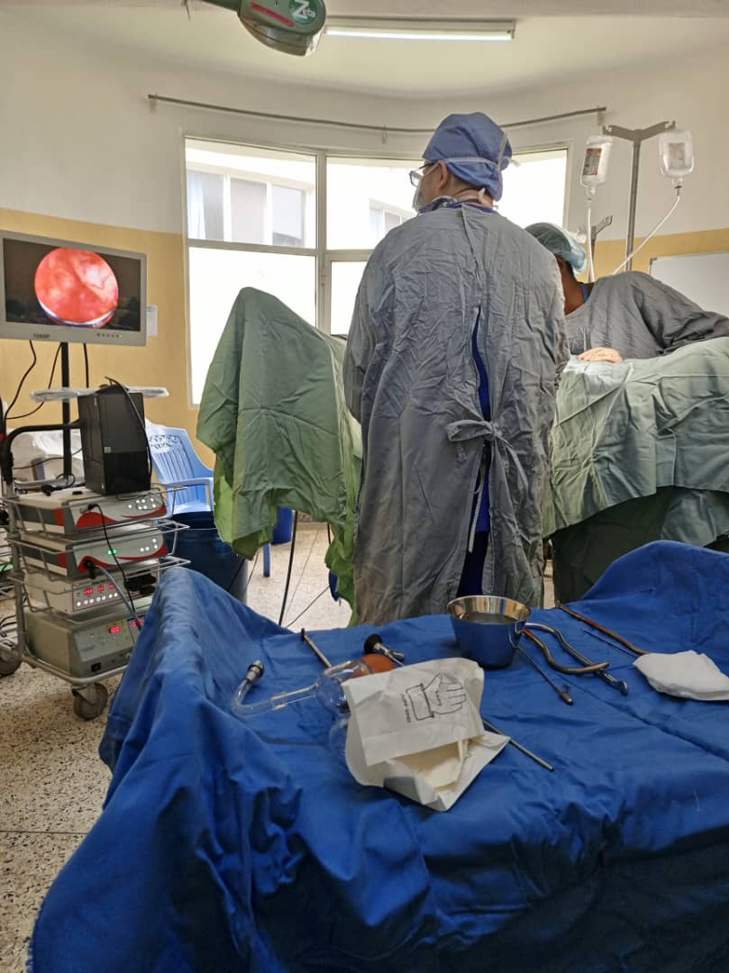 nimpos12's tweet photo. resection transuretrale de la prostate par voie endoscopique à l'@hprcinfo @mspls_bdi https://t.co/uPXPnlaIcq