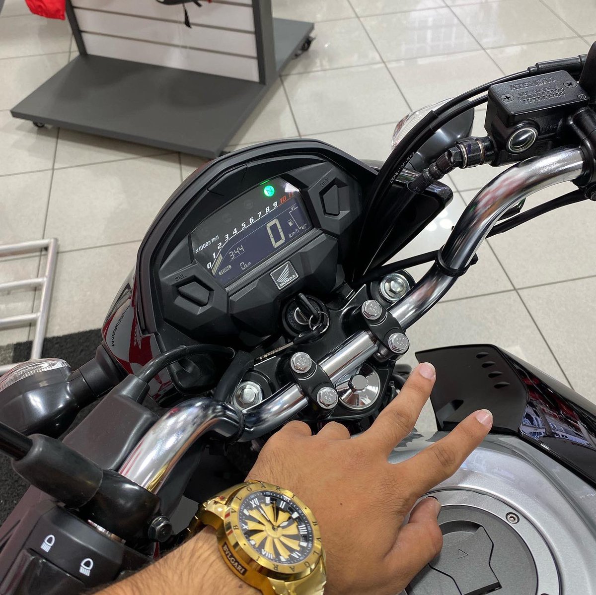 juninho_ph22's tweet photo. Só agradecer a Deus por realizar um dos meus sonhos...🙏🏼❤️
2023 com pé direito!! #ZeroKm🔥 https://t.co/ENam5e77hc