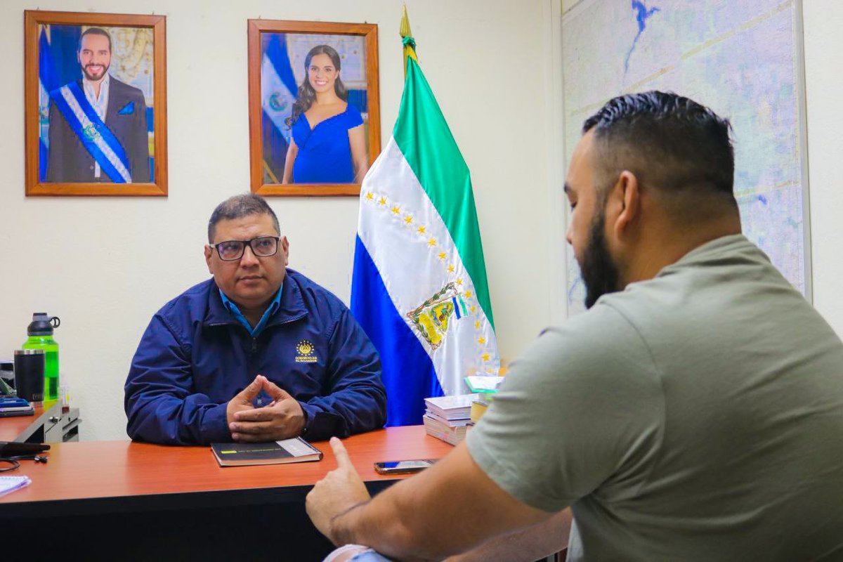 Hector_ValleSV's tweet image. #MiPrimerBitcoin || Es un gusto recibir nuevamente al representante de la Fundación @MyfirstBitcoin_, Alejandro Galán, con quién hemos trabajo durante el 2022, beneficiando a más de #4mil personas en todo el departamento.