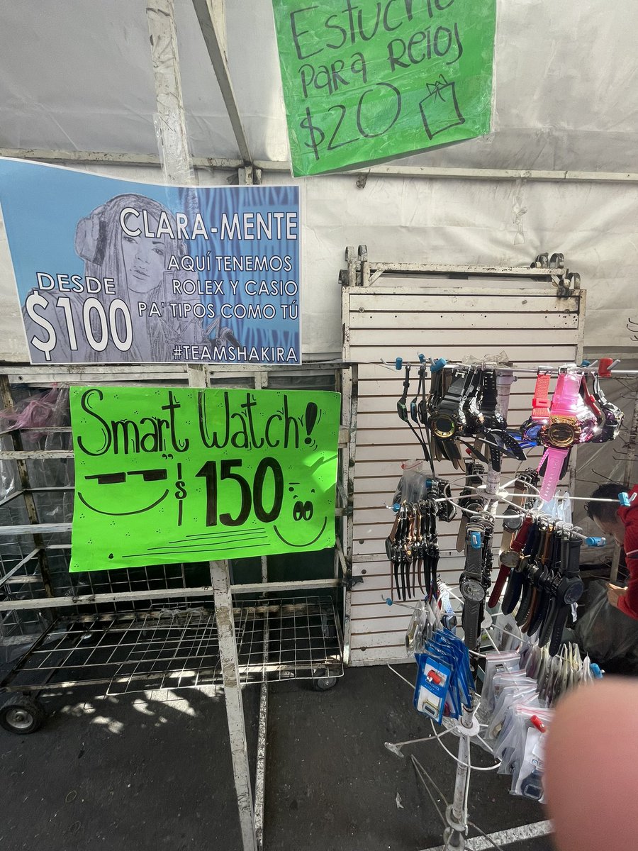 mickeyshak's tweet image. #Tepito no se podía quedar atrás con este #Marketing 
#ShakiraBZRP #Shakira #Claramente #Pique #clarachia #casio #Rolex