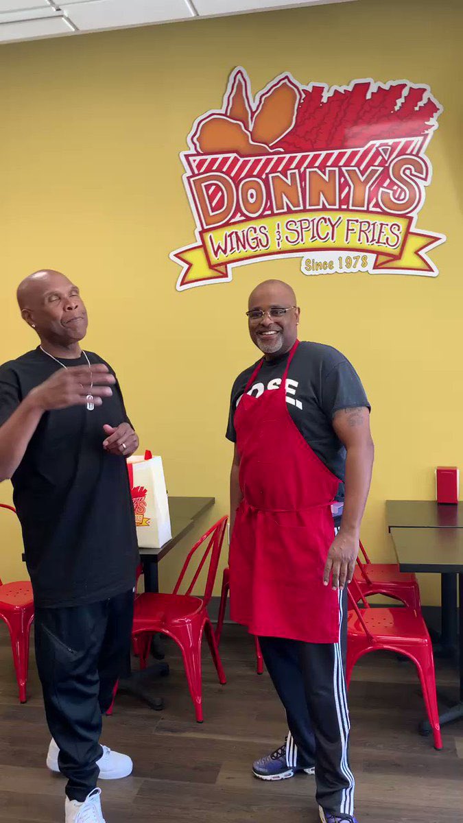 AustinPope_'s tweet image. its cost $0.00 to retweet and support a black owned business on the rise!

Donny’s wings &amp;amp; spicy fries
4929 Lankershim Blvd, North Hollywood

some of the best wings you will ever have!