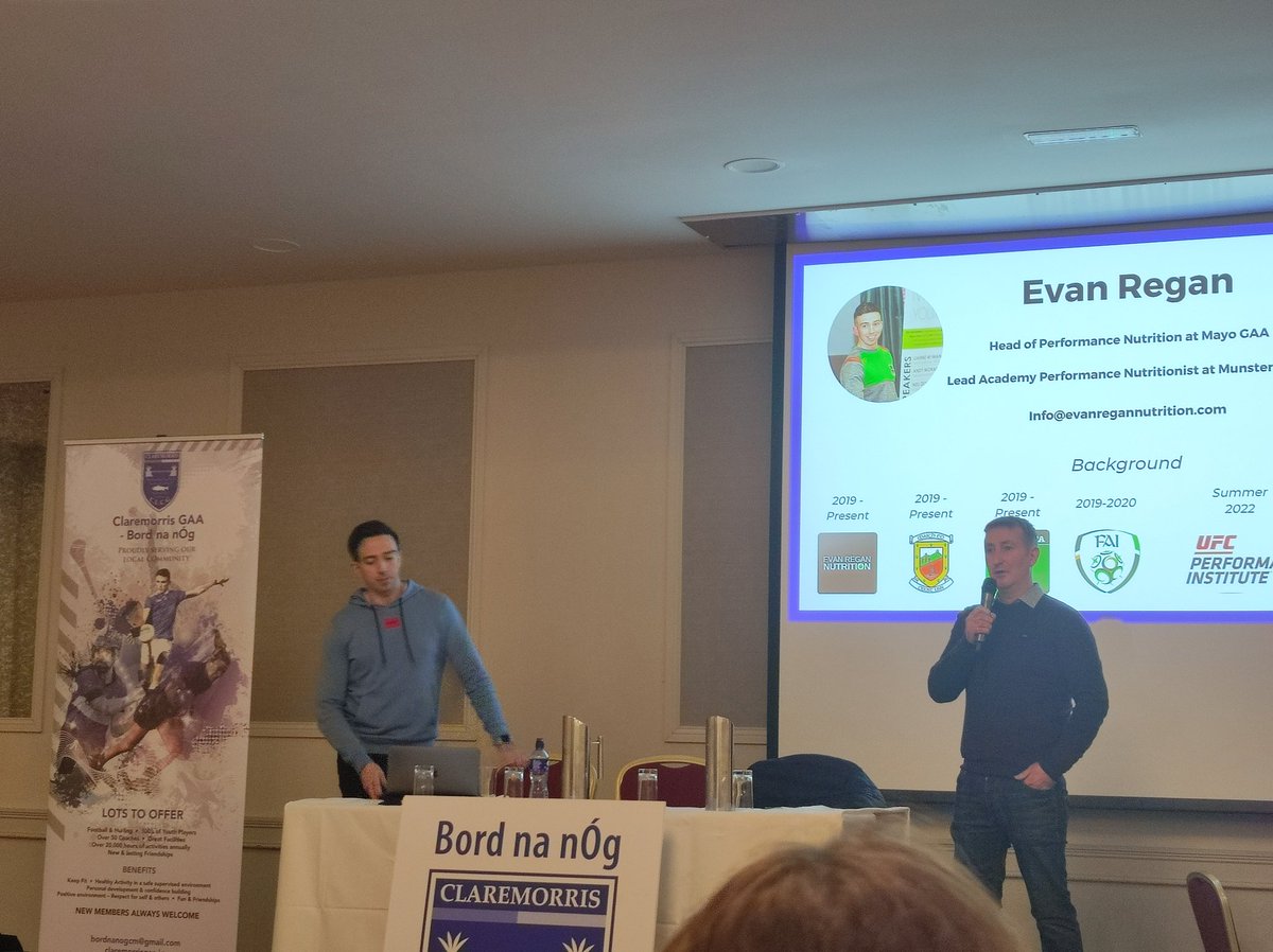 RachaelComer3's tweet photo. Fantastic talk @EvanRegan_Nutrition Great advice for all our little and not so little footballers!  thanks to @flynnspharmacy for sponsoring this event @claremorrisgaa @mayo_south @MayoGAA https://t.co/zt7JXVwv1o