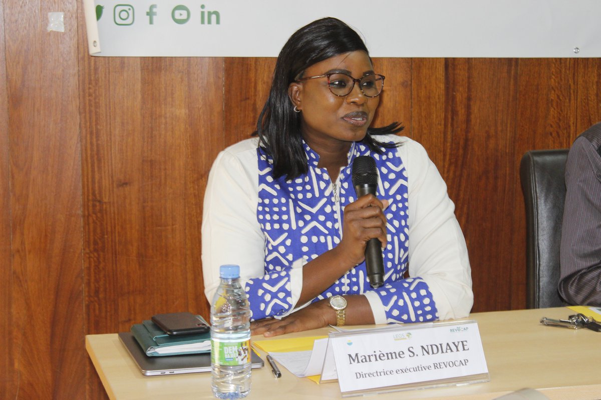 Legs_Africa's tweet photo. Cet atelier fut un moment fort permettant la présentation des résultats de l’étude de #redevabilité et de l’étude de perception de la #gouvernance de la pandémie au Sénégal et de documenter sur les expériences sociales des populations. @REVOCAP 

#Senegal https://t.co/jkiKjDVxCJ