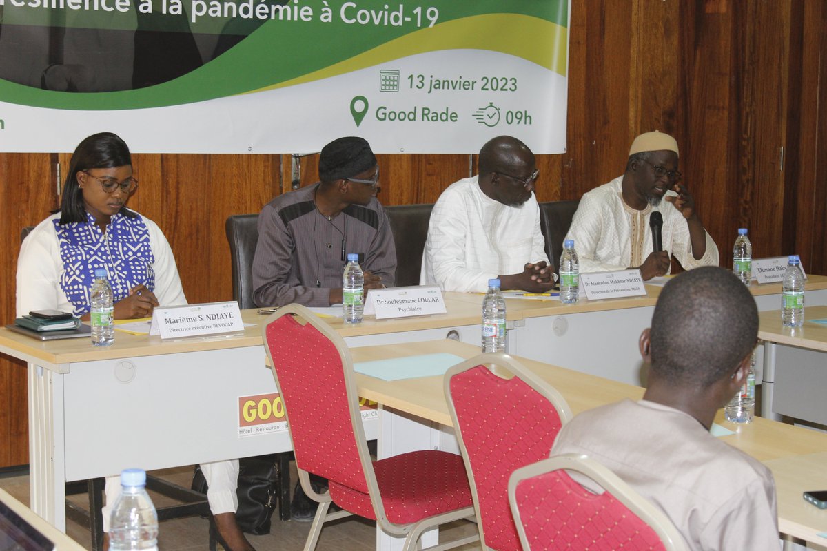 Legs_Africa's tweet photo. Cet atelier fut un moment fort permettant la présentation des résultats de l’étude de #redevabilité et de l’étude de perception de la #gouvernance de la pandémie au Sénégal et de documenter sur les expériences sociales des populations. @REVOCAP 

#Senegal https://t.co/jkiKjDVxCJ