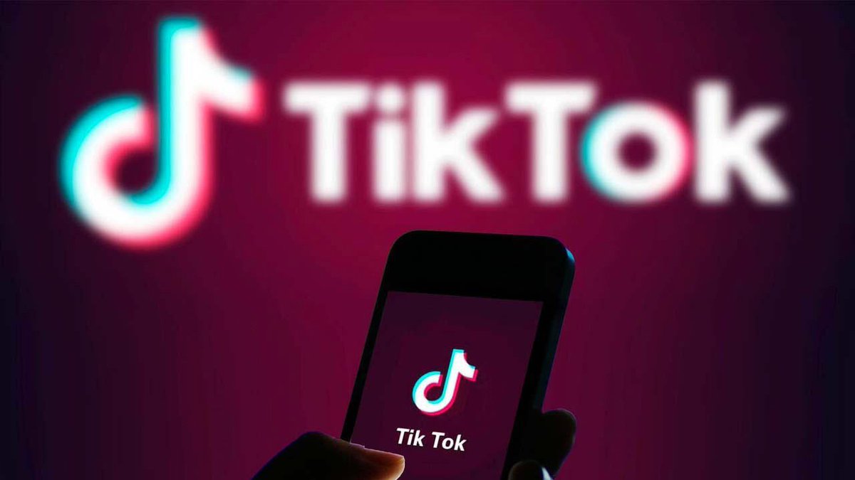 NeedleDigital's tweet photo. Gündem #TikTok, soru markalar #içerik üretmeli mi?
Bu sorunun cevabı çok basit şu an TikTok'a girmemeyi tercih ettiğini düşünen markalara fikirleri 2 yıl sonra sorulmayacak.Girmezlerse bunun bedeli çok daha büyük bütçelerle girmesi demek olacak.
Neyi kaçırdığınızı bilemezsiniz 😏 https://t.co/bzpD6eNKyB