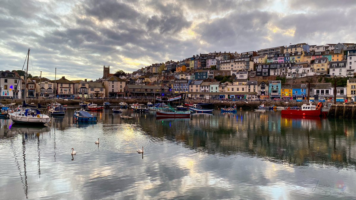 LBPhotography96's tweet photo. Harbour Reflections by Lauren Bremner.

#laurenbremnerphotography #travellingthroughtheworld #travelgram #wanderlust #nature #travelholic #discreetdestination #natgeotravel #natgeo #photooftheday #gramsofearth #yourshotphotographer #TheBest_Capture #Brixham #harbour #iphoneshots https://t.co/wL6hfFnqcM