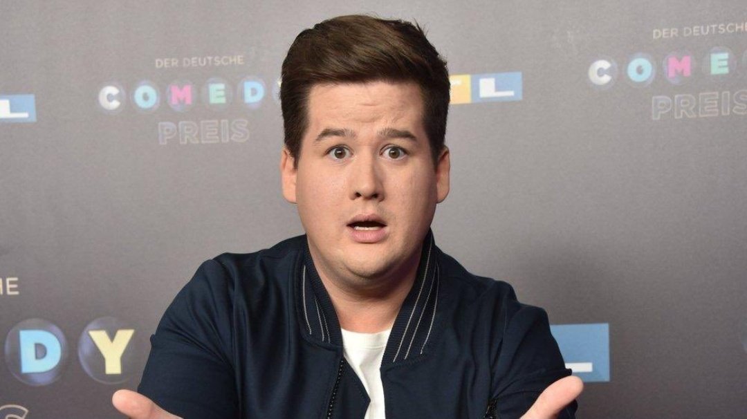 Können wir uns bitte alle nochmal kurz darüber freuen, dass nicht er der neue Moderator geworden ist...
#ibes