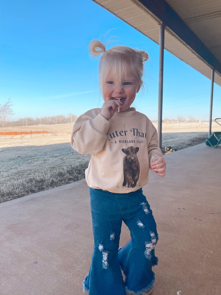 Hendersonjace's tweet photo. Cattle queen 🌵💋🤠🐮 https://t.co/G3D3ZqoG1w