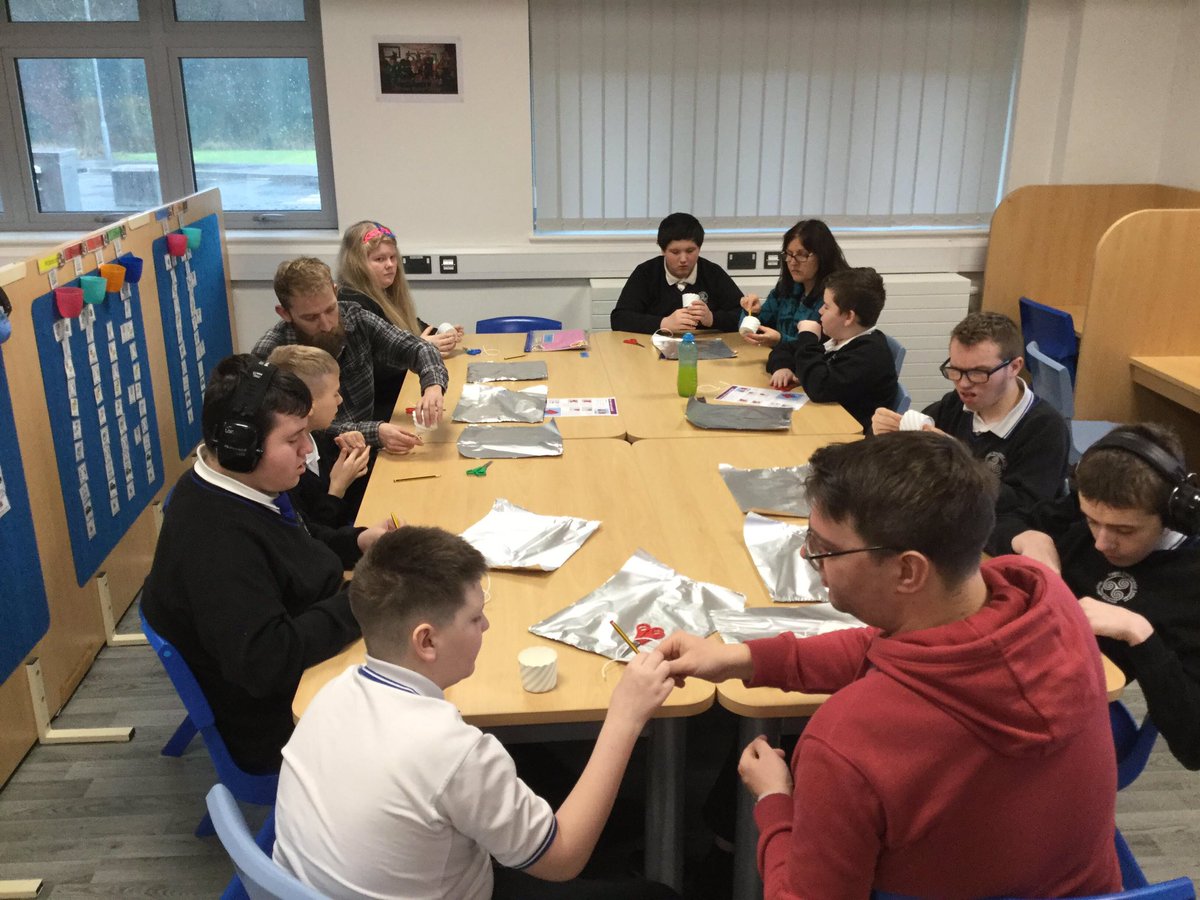 islwynsrb's tweet photo. I’m sure we all had toys for Christmas, so a timely topic of ‘Toys - Then and Now’ has begun in Ebbw.We learnt about the history of given toys and described chosen toys as a beginning,making a very enthusiastic start.What will we find out next? #timewilltell #howthingshavechanged https://t.co/tk2IZjQrqz
