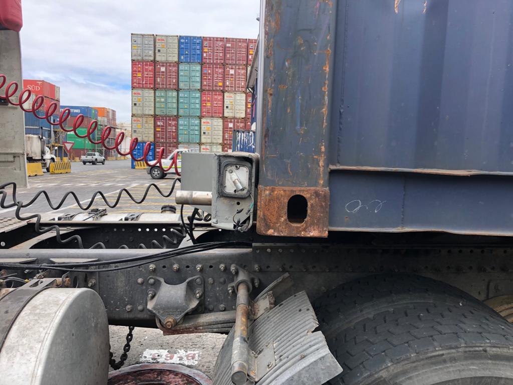 PortalPortuario's tweet photo. Colsa se suma al llamado de coordinación público-privado para hacer enfrentar el robo de contenedores - https://t.co/u3OzrM65XP #SanAntonio #Colsa #Seguridad #Robos https://t.co/WmgKWjj5fy