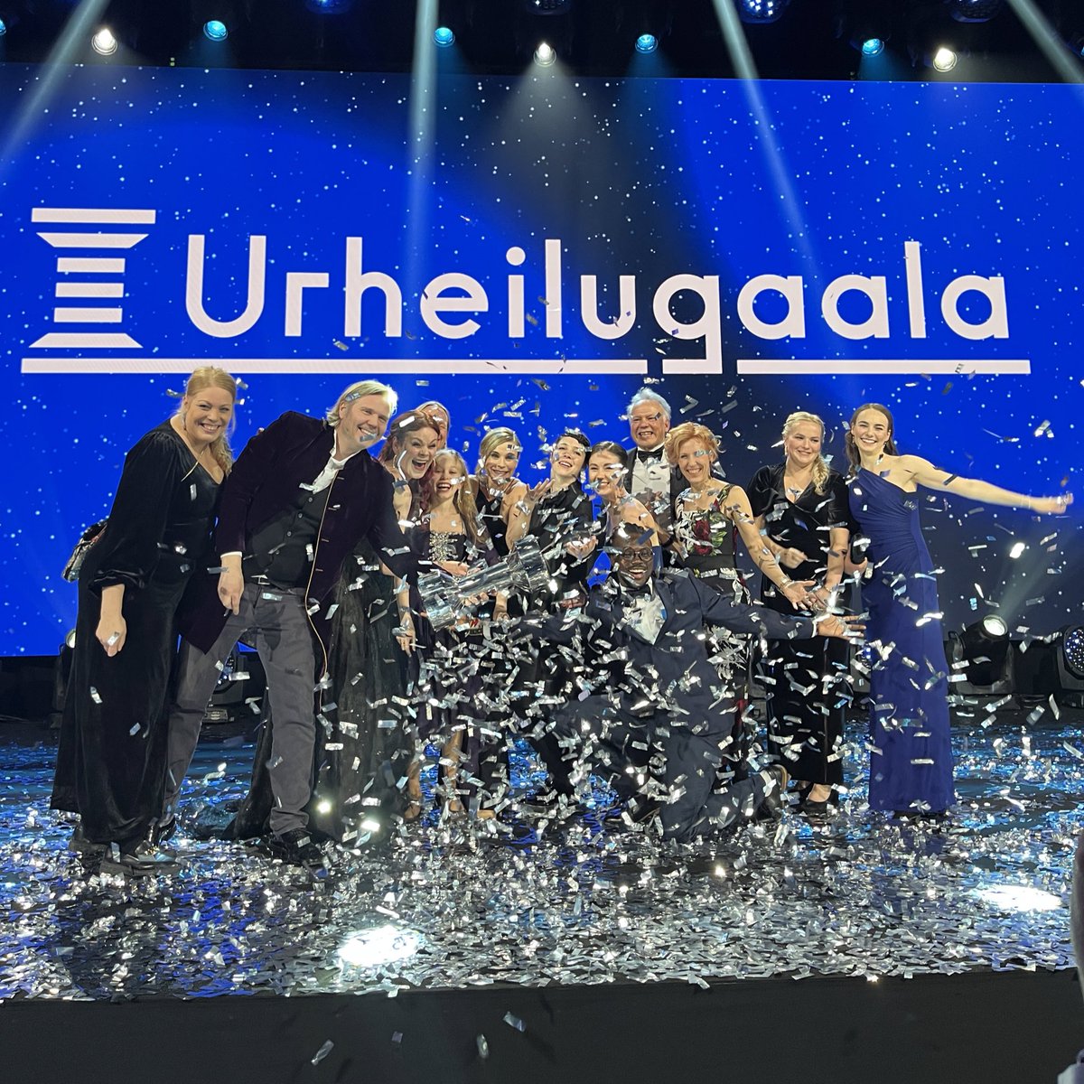 MilaKajas's tweet photo. Vuoden Urheilukulttuuriteko. Lumikuningatar by @tamperetalo. 

Ikimuistoinen retki ⭐️. 

#kulttuuri #urheilu #urheilugaala https://t.co/BYjfsVFCqP